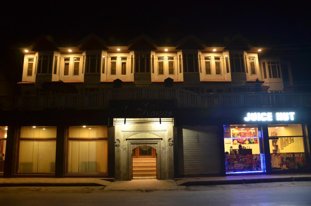 凯萨酒店 Srīnagar 外观 照片