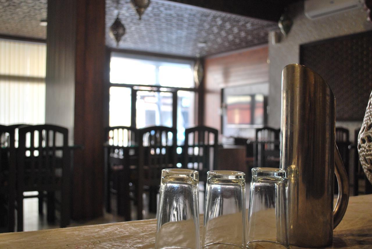 凯萨酒店 Srīnagar 外观 照片