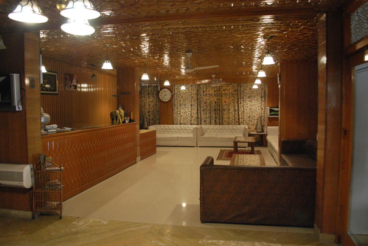 凯萨酒店 Srīnagar 外观 照片